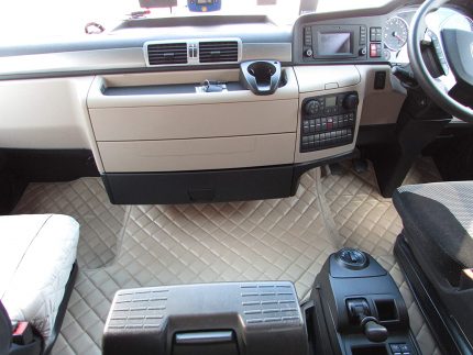 Trucks (floor mats)